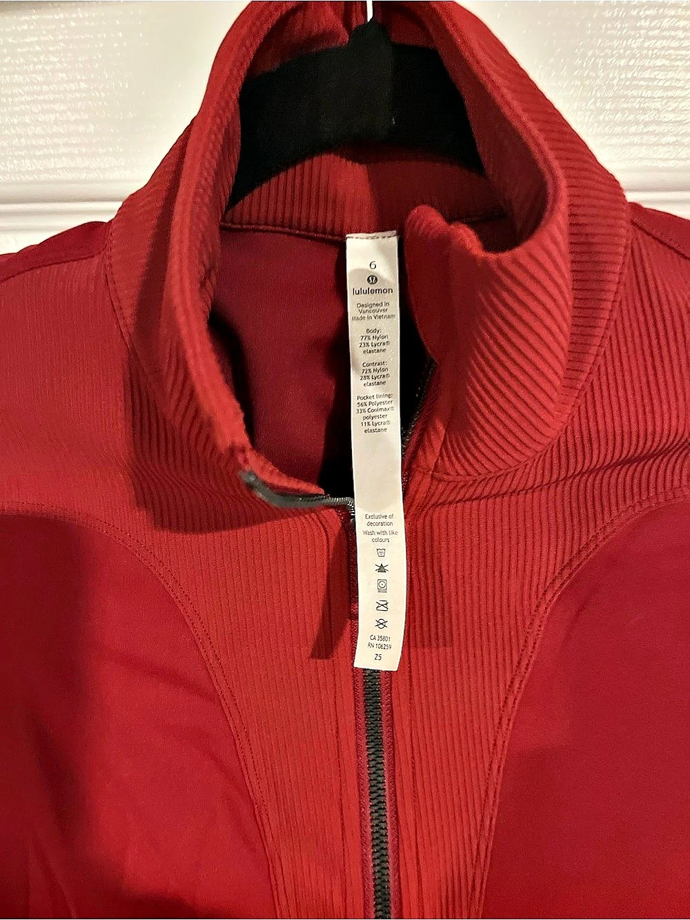 Lululemon Zip-Up Jacket in Red Size 6 NWOT - Picture 2 of 9